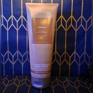 Bath & Body Works Dahlia Body Cream - Gold and Brown